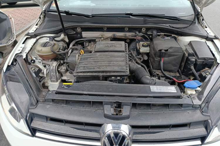 Used Volkswagen Golf 2016 1.6L Manual Fashion Edition Engine Bay