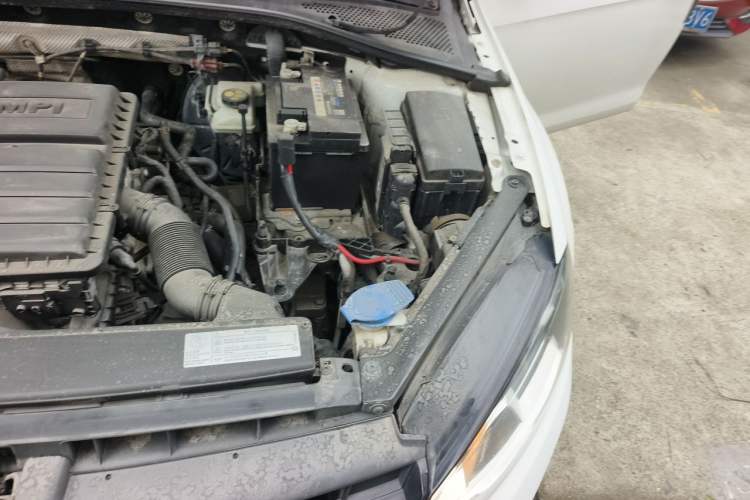 Used Volkswagen Golf 2016 1.6L Automatic Comfort Model Engine Bay Left