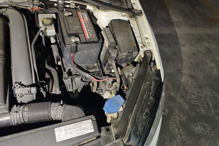 Used Volkswagen Golf 2016 230TSI Automatic Comfort Version Engine Bay Left