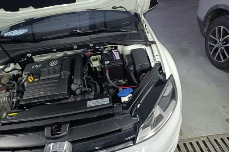 Used Volkswagen Golf 2016 230TSI Automatic Comfort Version Engine Bay Left