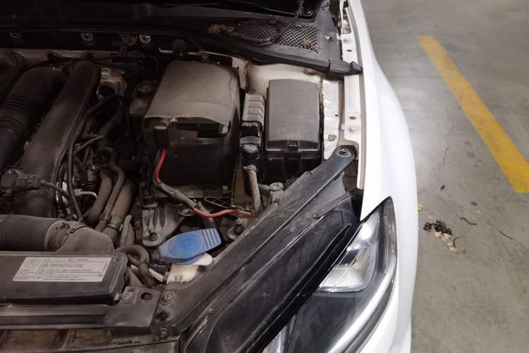 Used Volkswagen Golf 2016 1.4TSI Automatic R-Line Engine Bay Left