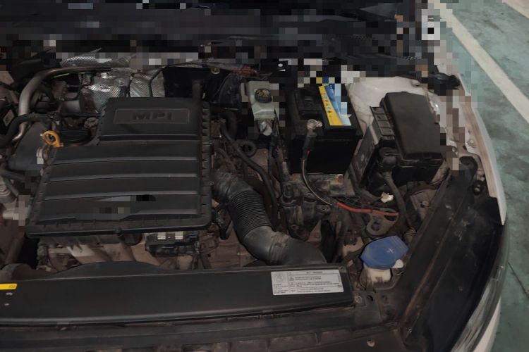 Used Volkswagen Golf 2016 1.6L Automatic Comfort Model Engine Bay Left