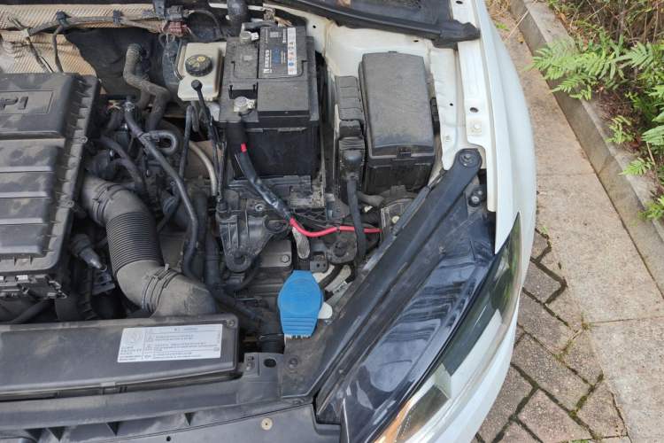 Used Volkswagen Golf 2016 1.6L Automatic Fashion Model Engine Bay Left