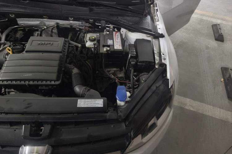 Used Volkswagen Golf 2016 1.6L Automatic Comfort Model Engine Bay Left