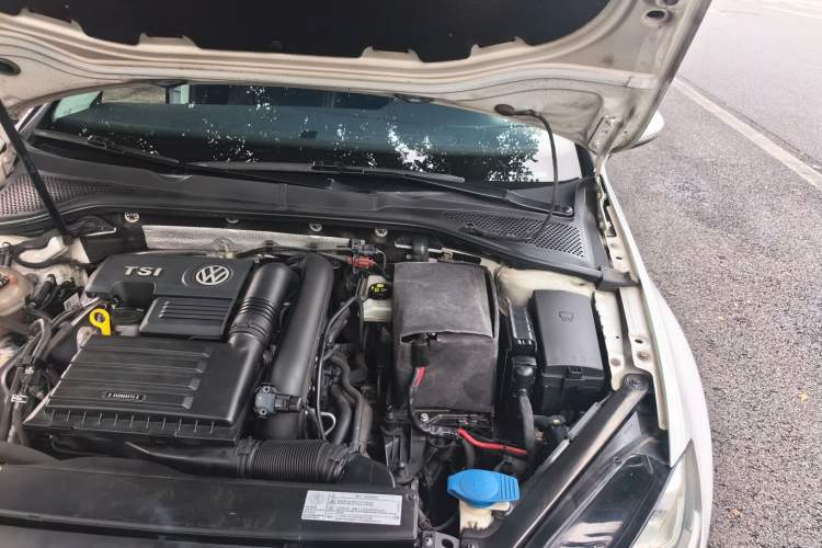 Used Volkswagen Golf 2016 280TSI Automatic Flagship Model Engine Bay Left