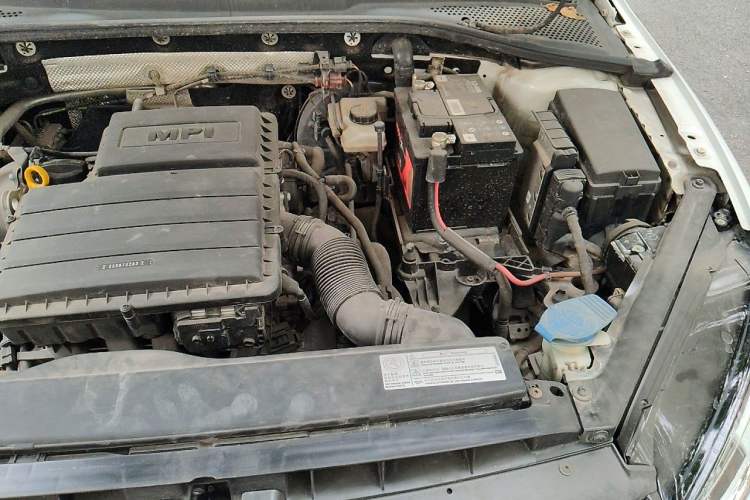 Used Volkswagen Golf 2016 1.6L Automatic Comfort Model Engine Bay Left