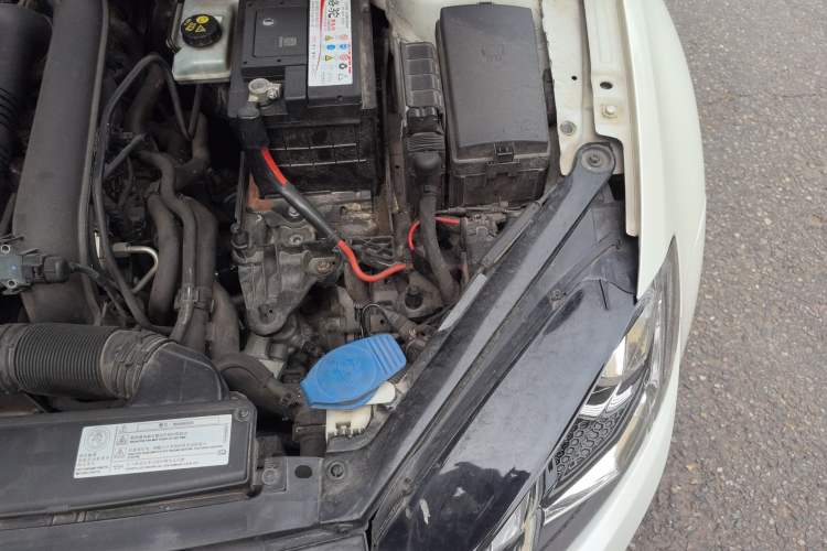 Used Volkswagen Golf 2016 230TSI Manual Comfort Version Engine Bay Left