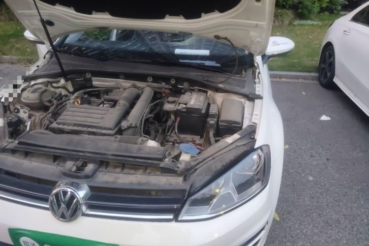 Used Volkswagen Golf 2016 230TSI Automatic Comfort Version Engine Bay Left