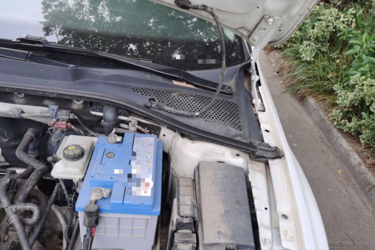 Used Volkswagen Golf 2016 1.6L Automatic Comfort Model Engine Bay Left