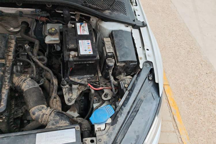 Used Volkswagen Golf 2016 1.6L Manual Fashion Edition Engine Bay Left