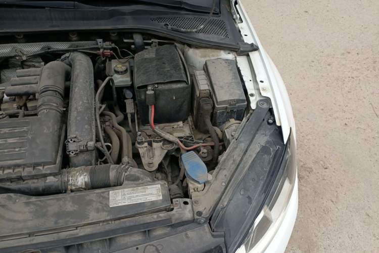 Used Volkswagen Golf 2016 230TSI Automatic Luxury Version Engine Bay Left