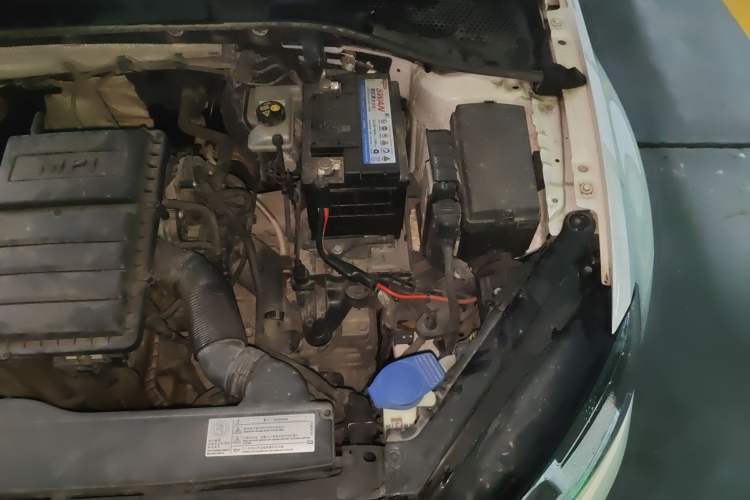Used Volkswagen Golf 2016 1.6L Automatic Fashion Model Engine Bay Left
