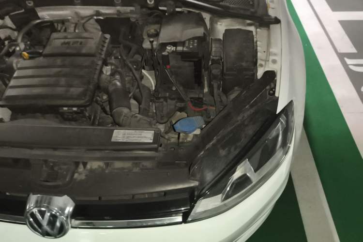 Used Volkswagen Golf 2016 1.6L Automatic Comfort Model Engine Bay Left