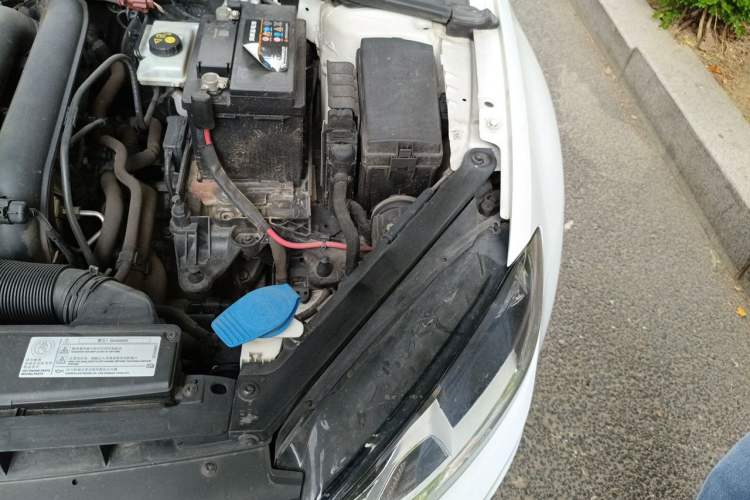 Used Volkswagen Golf 2016 230TSI Automatic Comfort Version Engine Bay Left
