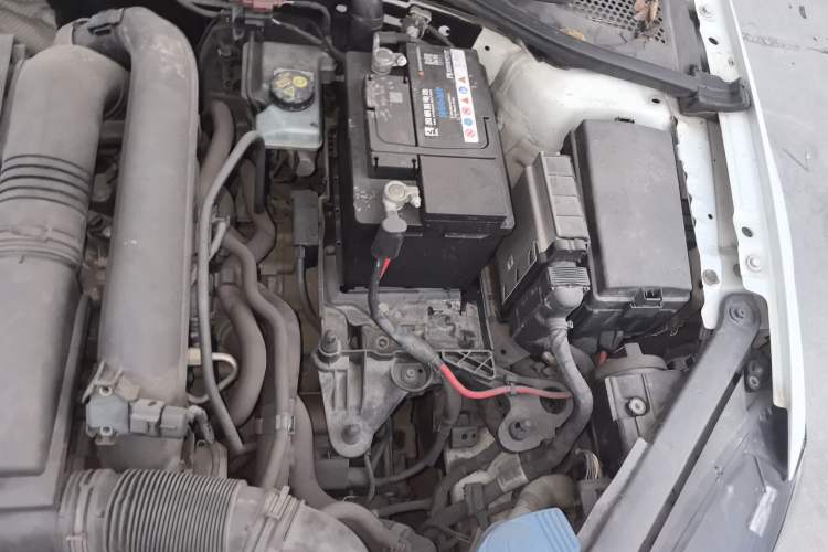 Used Volkswagen Golf 2016 230TSI Automatic Luxury Version Engine Bay Left