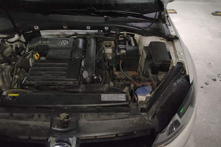 Used Volkswagen Golf 2016 230TSI Automatic Comfort Version Engine Bay Left