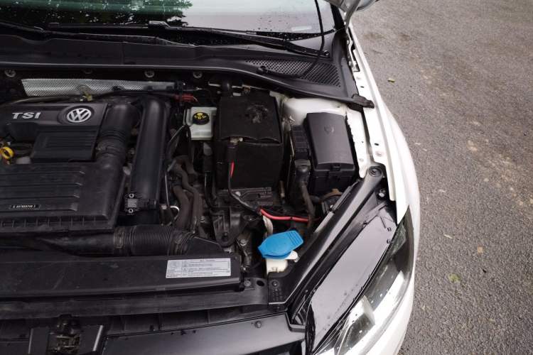 Used Volkswagen Golf 2016 230TSI Automatic Luxury Version Engine Bay Left