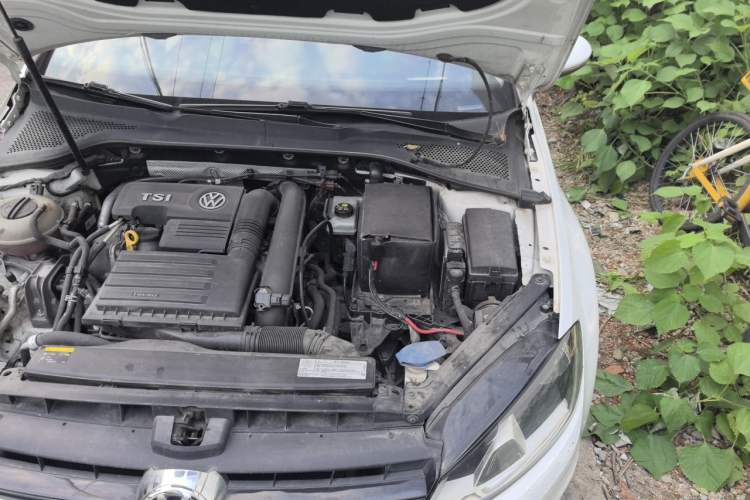 Used Volkswagen Golf 2016 230TSI Automatic Luxury Version Engine Bay Left