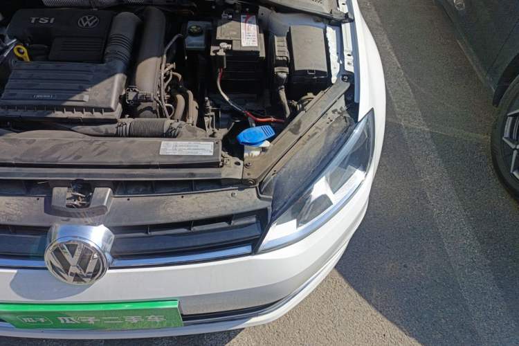 Used Volkswagen Golf 2016 230TSI Automatic Comfort Version Engine Bay Left