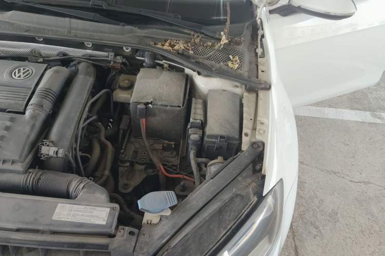 Used Volkswagen Golf 2016 230TSI Automatic Comfort Version Engine Bay Left