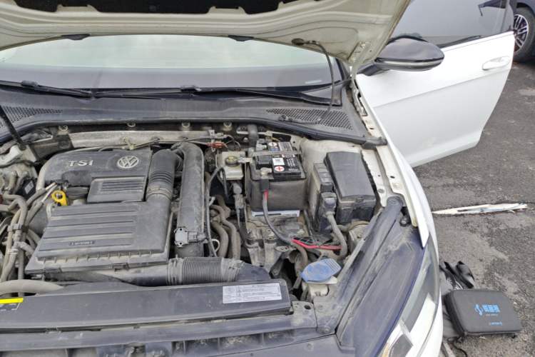 Used Volkswagen Golf 2016 230TSI Automatic Luxury Version Engine Bay Left