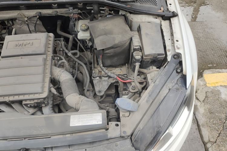 Used Volkswagen Golf 2016 1.6L Automatic Fashion Model Engine Bay Left