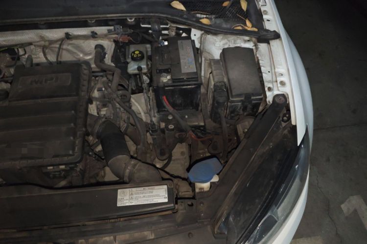 Used Volkswagen Golf 2016 1.6L Automatic Comfort Model Engine Bay Left