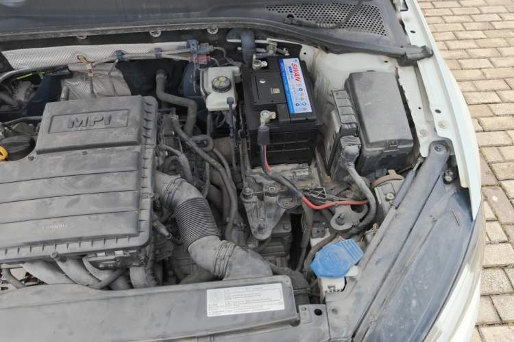 Used Volkswagen Golf 2016 1.6L Automatic Comfort Model Engine Bay Left