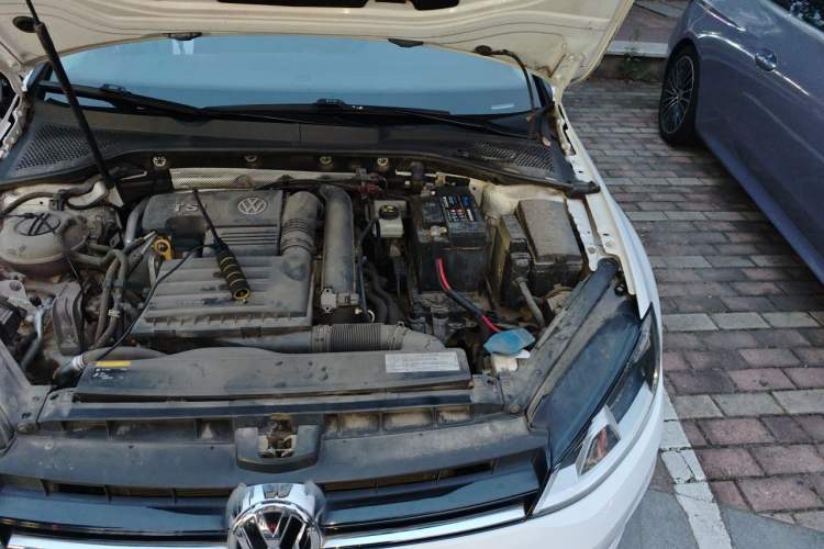Used Volkswagen Golf 2016 230TSI Automatic Luxury Version Engine Bay Left