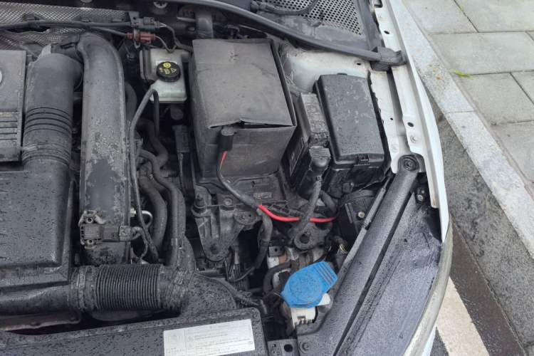 Used Volkswagen Golf 2016 230TSI Automatic Luxury Version Engine Bay Left