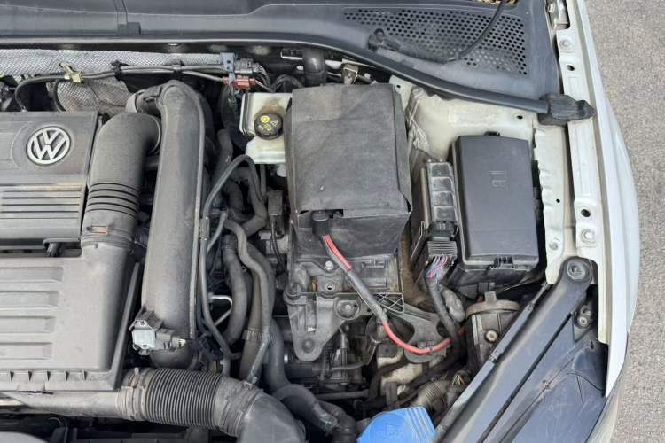 Used Volkswagen Golf 2016 230TSI Automatic Luxury Version Engine Bay Left