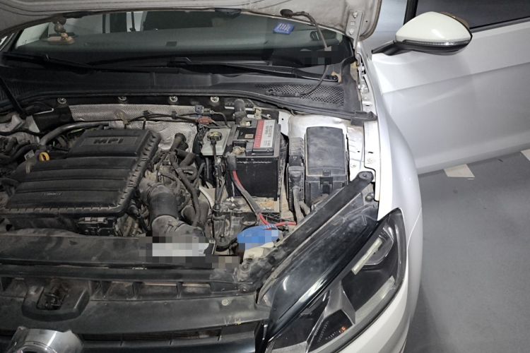 Used Volkswagen Golf 2016 1.6L Automatic Comfort Model Engine Bay Left