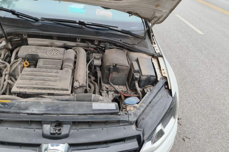 Used Volkswagen Golf 2016 230TSI Automatic Luxury Version Engine Bay Left