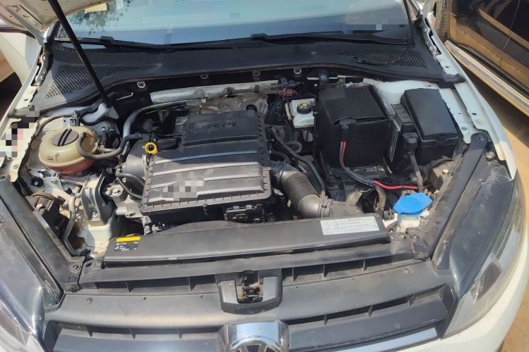 Used Volkswagen Golf 2016 1.6L Automatic Comfort Model Engine Bay Left