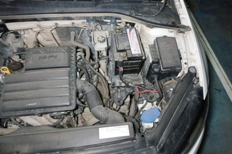 Used Volkswagen Golf 2016 1.6L Automatic Comfort Model Engine Bay Left