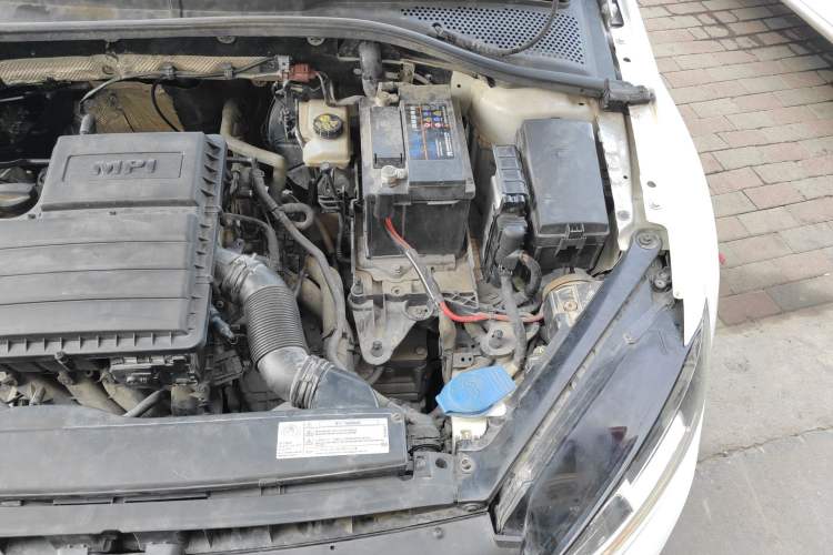 Used Volkswagen Golf 2016 1.6L Automatic Comfort Model Engine Bay Left