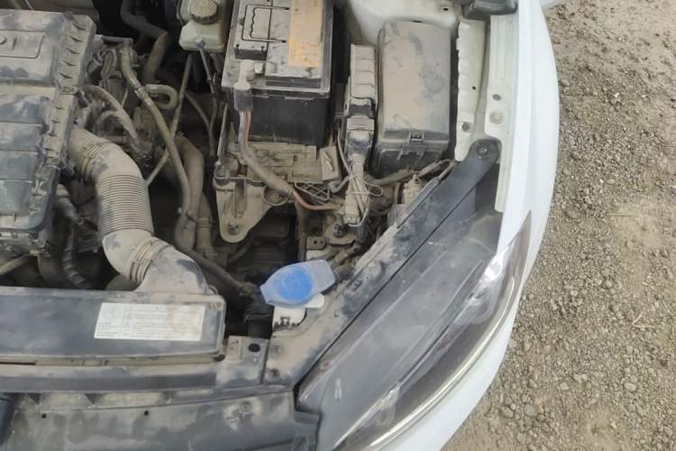 Used Volkswagen Golf 2016 1.6L Automatic Comfort Model Engine Bay Left