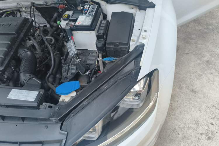 Used Volkswagen Golf 2016 1.6L Automatic Fashion Model Engine Bay Left