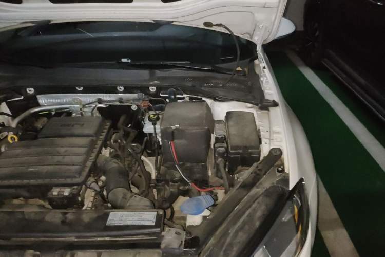 Used Volkswagen Golf 2016 1.6L Automatic Comfort Model Engine Bay Left