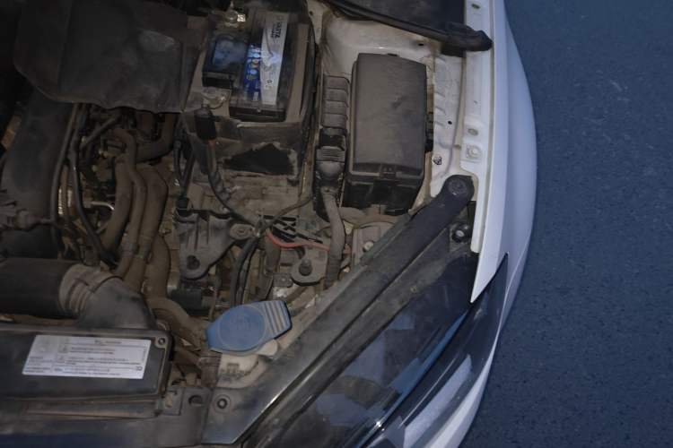 Used Volkswagen Golf 2016 230TSI Automatic Luxury Version Engine Bay Left