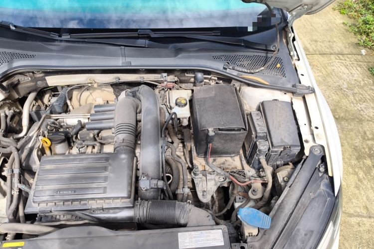Used Volkswagen Golf 2016 230TSI Automatic Luxury Version Engine Bay Left