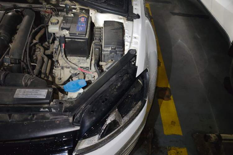 Used Volkswagen Golf 2016 230TSI Automatic Comfort Version Engine Bay Left