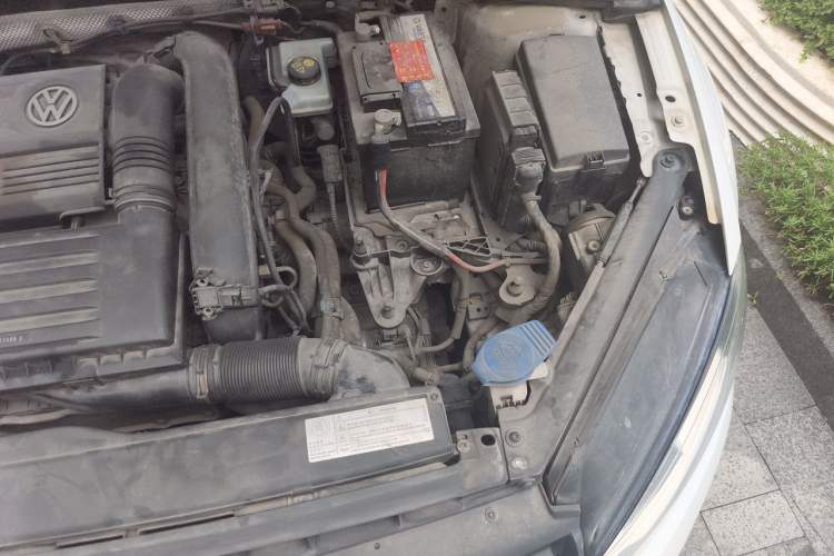 Used Volkswagen Golf 2016 230TSI Automatic Comfort Version Engine Bay Left