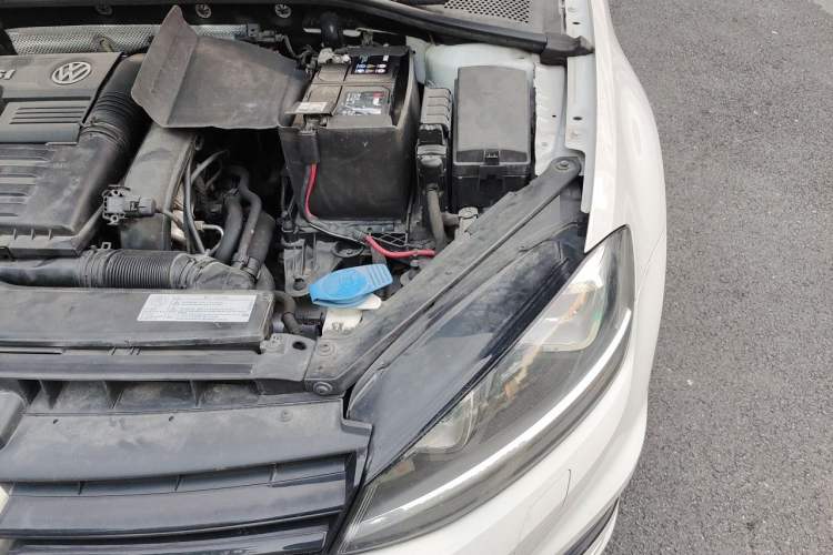 Used Volkswagen Golf 2016 1.4TSI Automatic R-Line Engine Bay Left