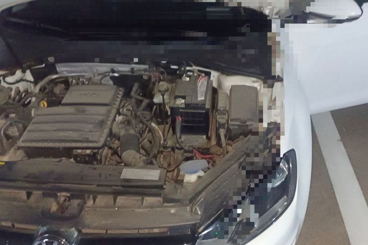 Used Volkswagen Golf 2016 1.6L Automatic Fashion Model Engine Bay Left