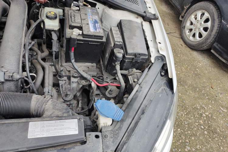 Used Volkswagen Golf 2016 230TSI Automatic Comfort Version Engine Bay Left