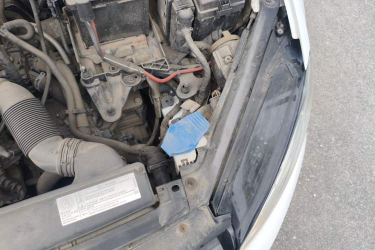 Used Volkswagen Golf 2016 1.6L Automatic Comfort Model Engine Bay Left