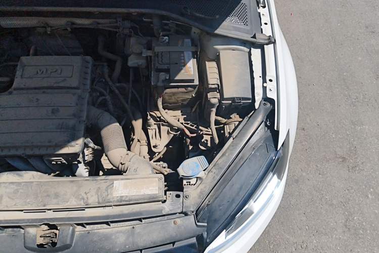 Used Volkswagen Golf 2016 1.6L Automatic Fashion Model Engine Bay Left