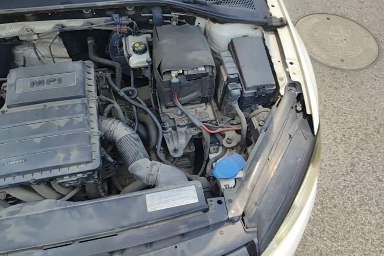 Used Volkswagen Golf 2016 1.6L Automatic Comfort Model Engine Bay Left