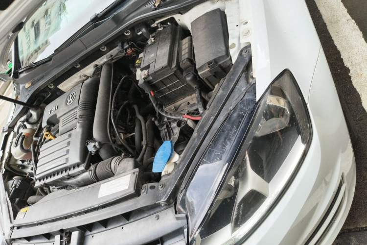 Used Volkswagen Golf 2016 230TSI Automatic Comfort Version Engine Bay Left